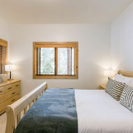 Coyote Moon By Avantstay Cabin Wsauna Mins From Dt Truckee Northstar Luaran gambar