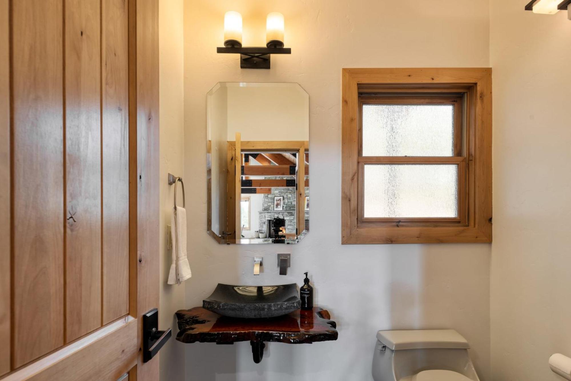 Coyote Moon By Avantstay Cabin Wsauna Mins From Dt Truckee Northstar Luaran gambar