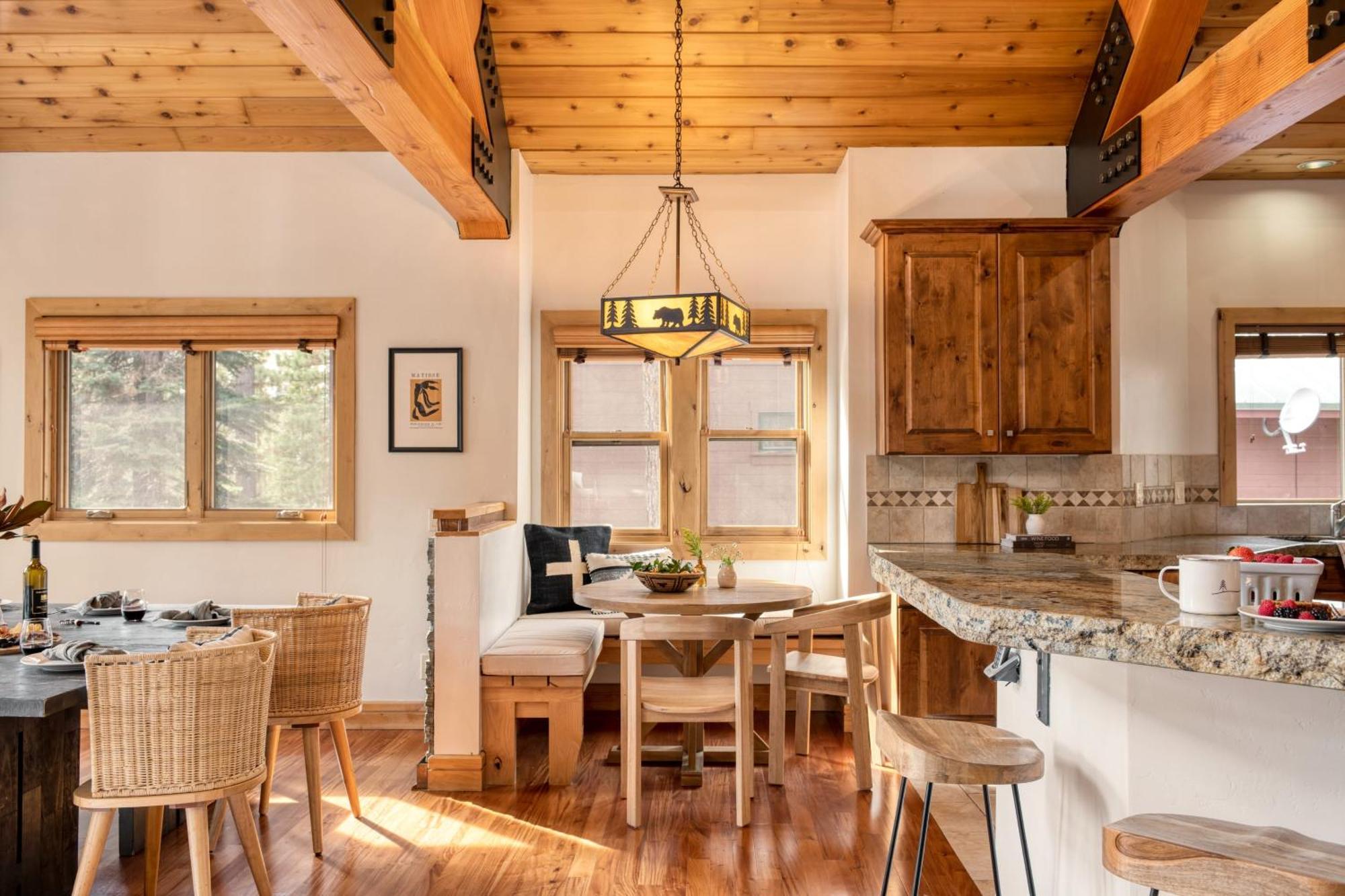 Coyote Moon By Avantstay Cabin Wsauna Mins From Dt Truckee Northstar Luaran gambar